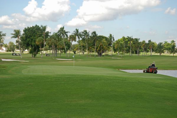 Cost of Golf Course Maintenance in Seattle